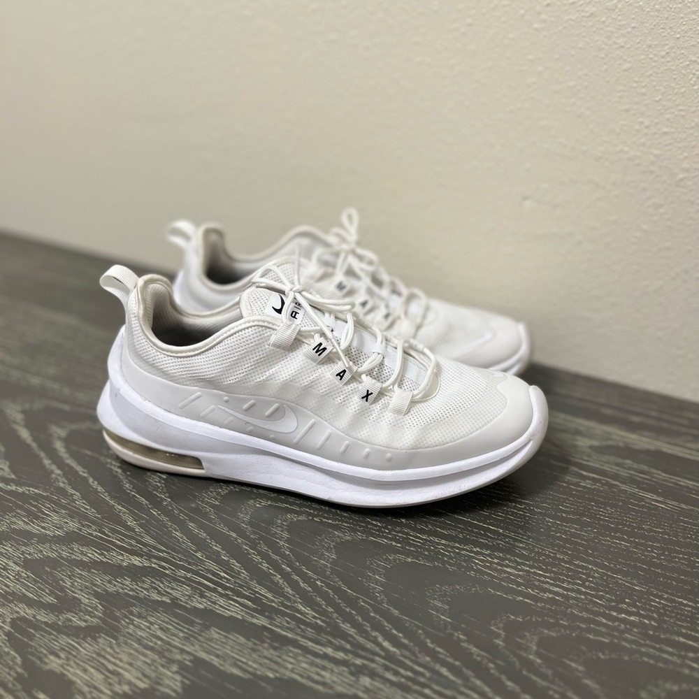Nike air max size 9.